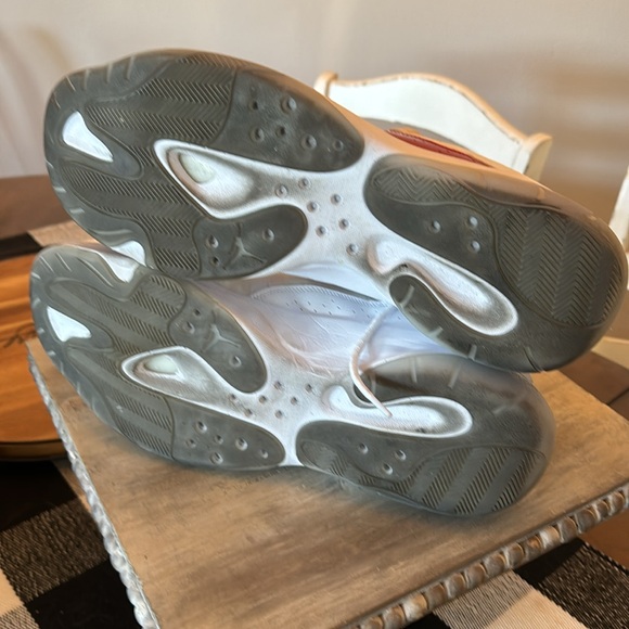 Air Jordan 11 CMFT LOW SZ 17 EUC worn once - Picture 5 of 7